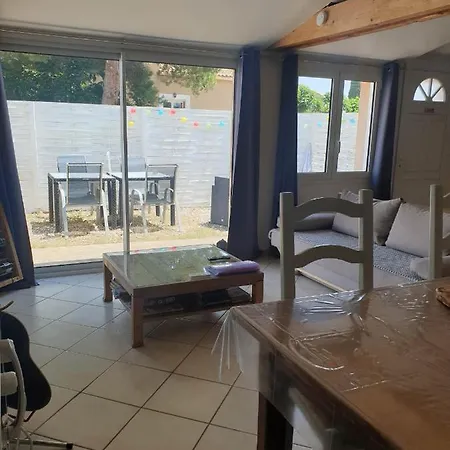 Canal Du Midi 4 Personnes Holiday home Argeliers